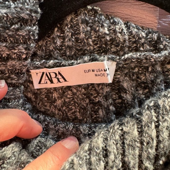 Zara sweater with faux turtleneck and button detail - Picture 4 of 7